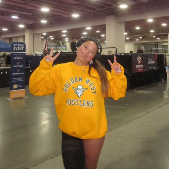 Sorelle Buley1 - Golden West Rustlers